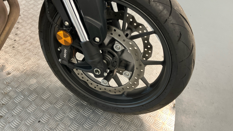 Honda CB750 Hornet (25MY)